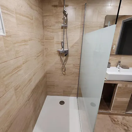 Апартаменты T3 Neuf Proche Centre Ville, Clim Et Parking Et Edf *