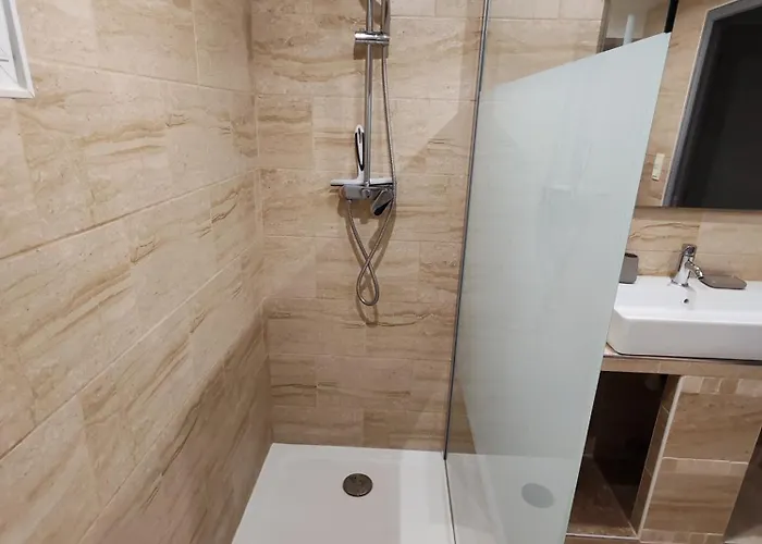 Daire T3 Neuf Proche Centre Ville, Clim Et Parking Et Edf *