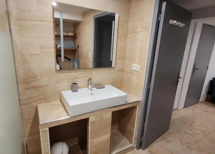 Daire T3 Neuf Proche Centre Ville, Clim Et Parking Et Edf Valence (Tarn-et-Garonne)