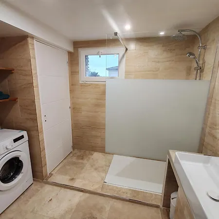 T3 Neuf Proche Centre Ville, Clim Et Parking Et Edf