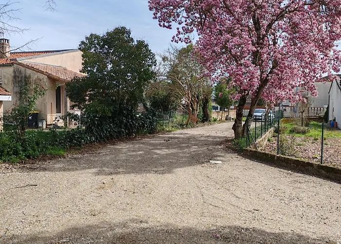 Apartament T3 Neuf Proche Centre Ville, Clim Et Parking Et Edf